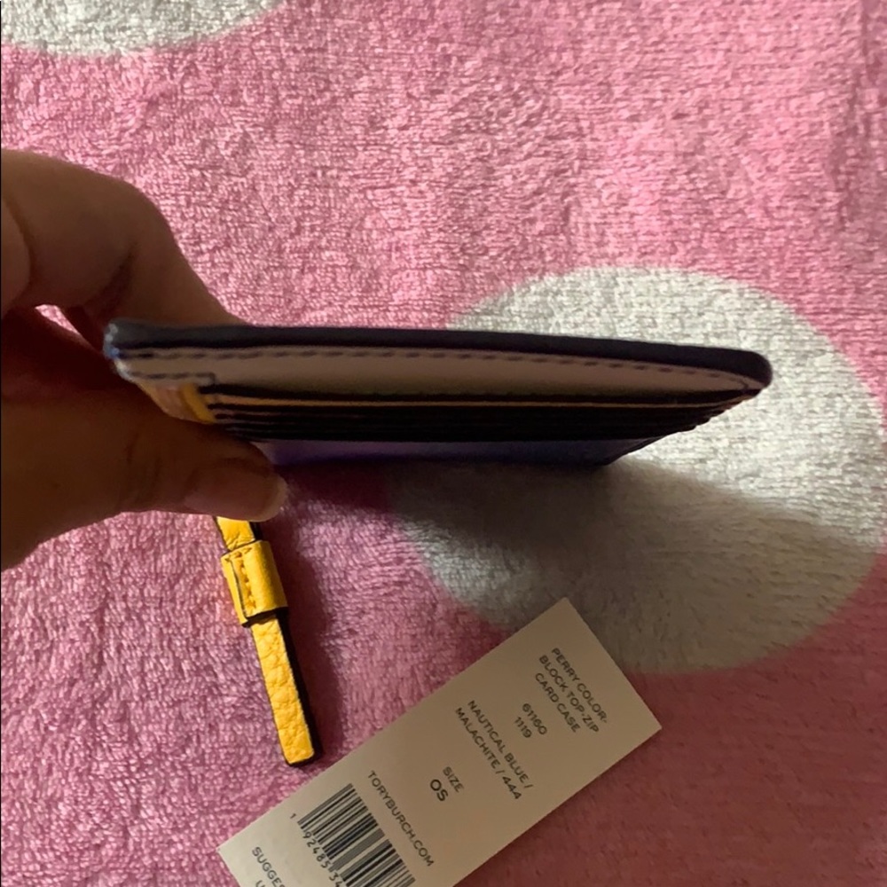 TORY BURCH CARD CASE - Picture 6 of 6